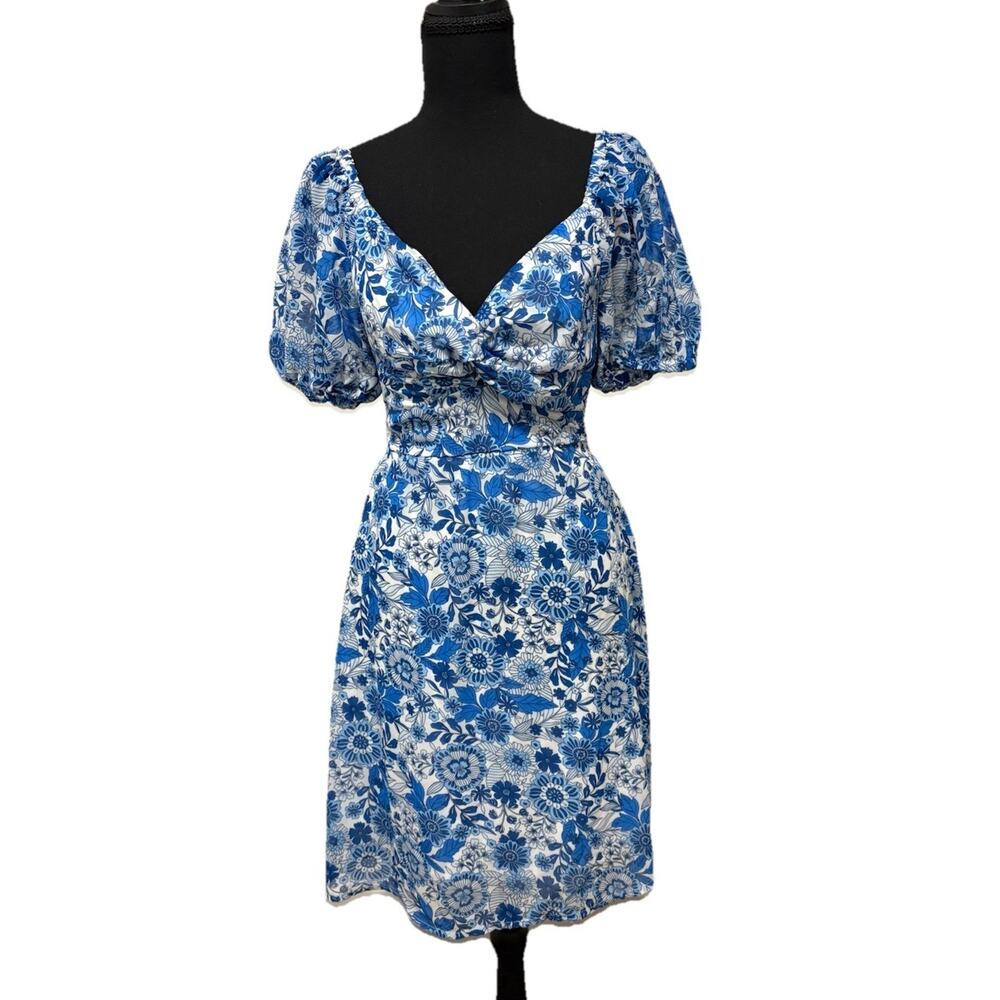 Sincerely Jules M Blue White Floral Puff Sleeve V-Neck Smocked Mini Dress